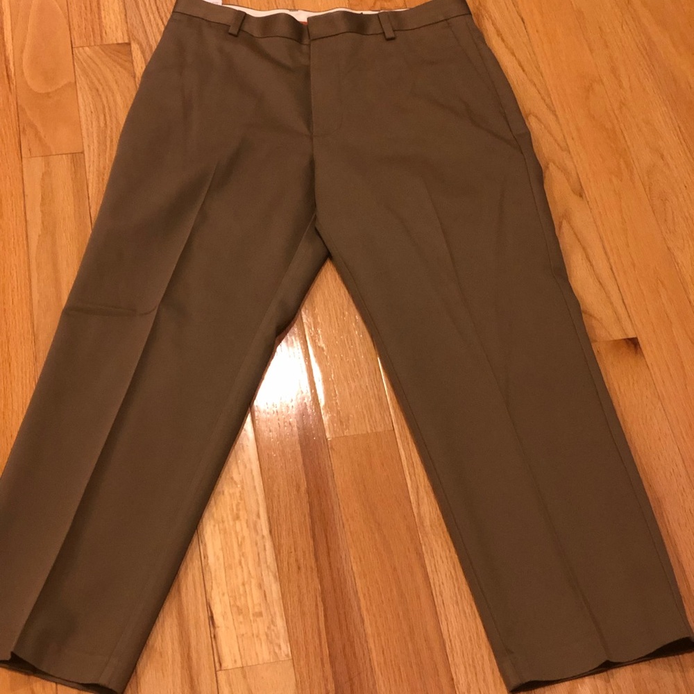 Docker D3 Classic Fit Khakis